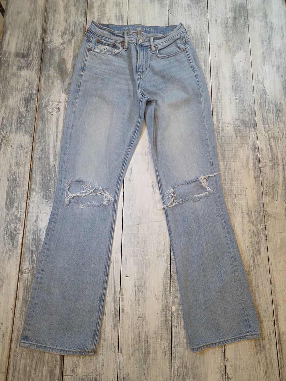 American Eagle Outfitters Women's Light Wash Distressed 90s Bootcut Jeans sz 0
